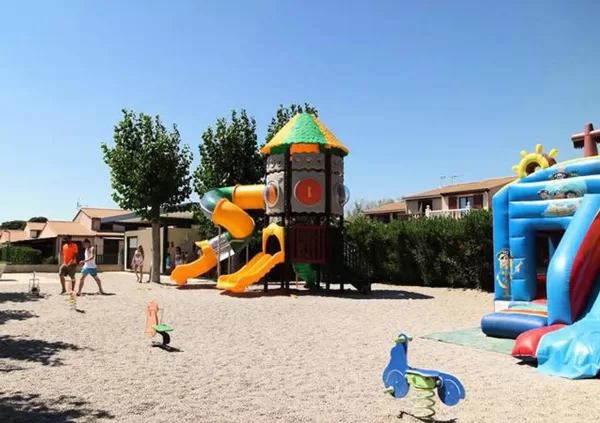 Aire de jeux et Mini-club enfants